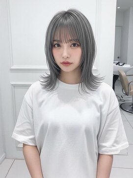 ナチュラルスポット(Natural Spot) ハッシュカット×ホワイトシルバー