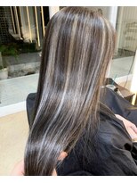 アリープアウル(ALEAP owl)&nbsp;ストレートでも可愛い！ハイライト♪[ツートーンカラー/10代]