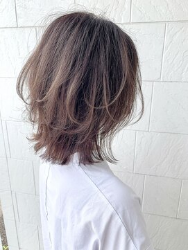 ロンド ヘアー(Rondo. Hair) ミディアムウルフ_レイヤースタイル_大人かわいい