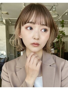 ベル 新宿(Belle) 女性らしい動きのあるボブ&ケアブリーチ仕様のインナーカラー