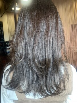 ヘアーエヌプラス (HAIR N+) レイヤーロング・外ハネ巻き&波巻き