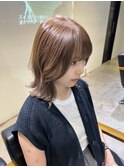 外ハネレイヤー　ボブレイヤー　ベージュカラー