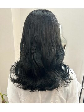 リリバイシエル(lili by CieL) ブルー×透明感カラー