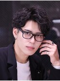 メガネに似合うビジネスヘア  ウェーブパーマ