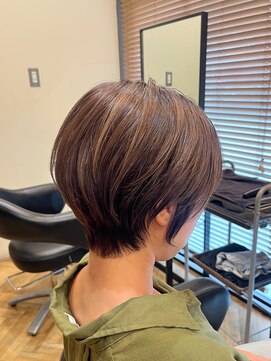 アルター(aL ter) 軽めショート［暗め/グランマッシュ/デザインカラー］長野歌穂