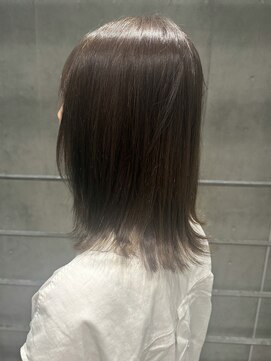 ヴィヴィ(VIVIE) 透明感暗めカラーオリーブグレージュ小顔前髪ひし形くびれヘア