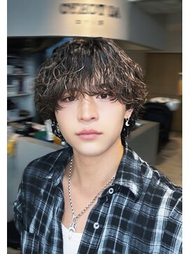 アイトーキョーリタ 渋谷(AI TOKYO Rita) ツイストシャドウパーマサーフカール波巻きスパイラルパーマ眉毛