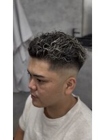 ヴェルゴ 沖浜店(vellgo) スキンフェード、ホワイトメッシュ、極道パーマ