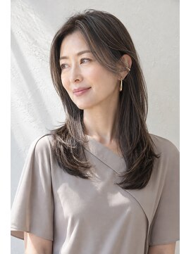 アッシュ 学芸大学店(Ash) ロング/大人女性/アッシュグレー/白髪ぼかしハイライト/髪質改善