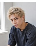 ホワイトブロンド束感レイヤー韓国風メンズショート