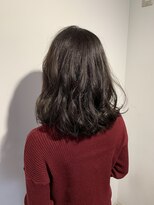 パティオンツー(PATIONN2)&nbsp;ミディアムミックスカール暗めアッシュカラースタイル表参道青山