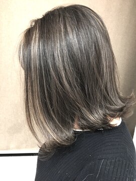 オリ(‘Oli) 外ハネ＿グレイアッシュ