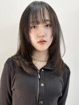 サクラ オモテサンドウ(SAKURA)&nbsp;ワンカールで可愛いロングレイヤー×ぱっつん前髪　ロングウルフ