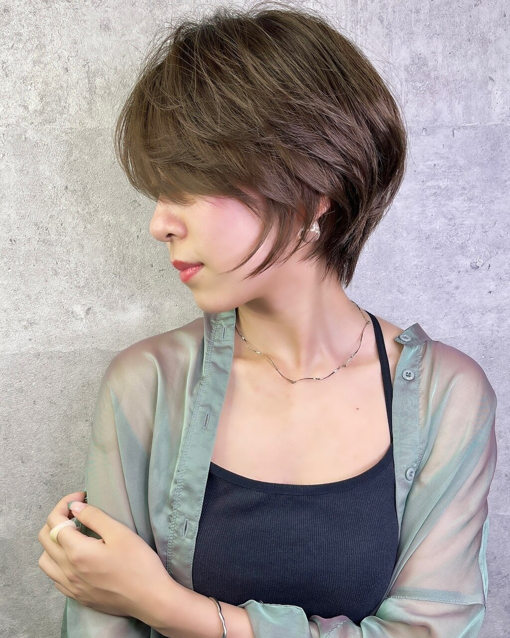 _WHITEデザインカット+シャンプーブロー　\3300