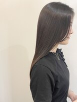 イル 大阪淀屋橋(i'll)&nbsp;髪質改善★ハイライトブルーブラック白髪ぼかしロングレイヤー