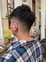 コア フィール ア デイ(COIFFURE A DAY)&nbsp;スキンフェード 黒髪ベリーショート