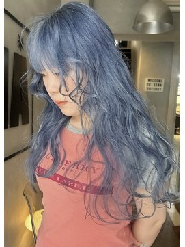 ジーナ(XENA) アイスブルー　ホワイトブロンド