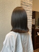 エルサフィロ ヨドヤバシ(el zafiro yodoyabashi) ミディアムヘア オリーブベージュ