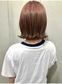 ピンクベージュ
