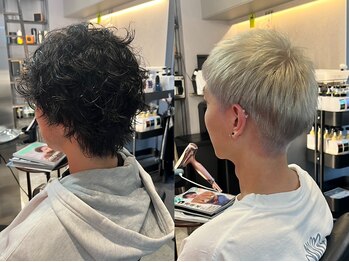 リベット(LIVET)の写真/【荻窪駅徒歩3分】メンズの髪質や骨格を見極め再現性の高いスタイルをご提案！ONもOFFもキマるスタイルに◎