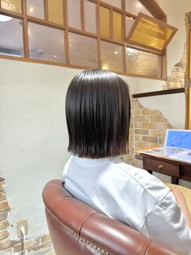 アドラーブル 女池店(adorable) 【切りっぱなしボブ】【髪質改善】