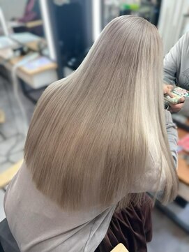 アングゥイー(ungu iE) ホワイトベージュ