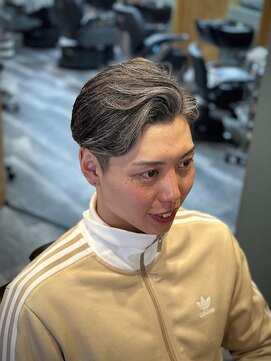 レオヘアワークス(LEO HAIR WORKS) シルバーメッシュ　メンズカラー　ハイライト　新潟カラー　床屋