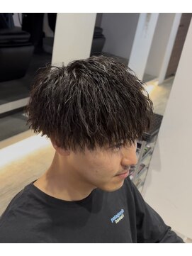 クレヨン ケース(Crayon case) カジュアル刈り上げツイストシースルーマッシュ束感軽めマッシュ