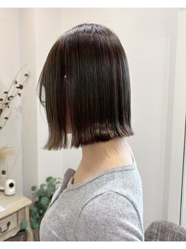 ロッカ(ROCCA) ミニボブ×地毛風ダークグレージュ