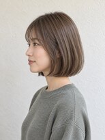 ベルス(bellus)&nbsp;透け感ベージュブラウン×大人のあご下ボブ 20代　30代　40代