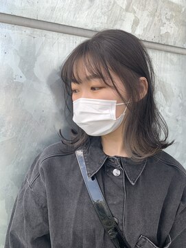 アナ ラーナ(Anna Lanna) 柔らかグレージュ×インナーベージュ×ボブ