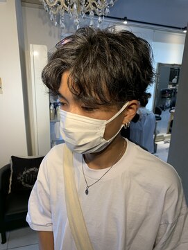 アイズ 海老名(AIZU) センターパートニュアンスパーマカルマパーマ波巻きパーマ