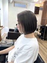 ハーツ(Heart's)&nbsp;白髪ぼかし/酸性ストレート/似合わせカット/パツっとボブ