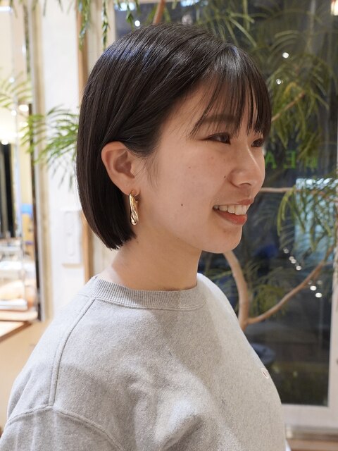 大人のボブヘアスタイル