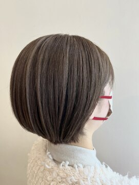 アウリィ(Aulii) ショートボブ×シークレットハイライト