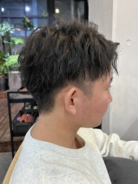 ファルベ(Farbe) ニュアンスパーマ/センターパート/ベリーショート/アッシュ