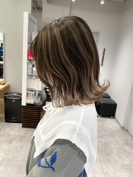 アヴァンス 京橋店(AVANCE) 外ハネボブにシャドルーツバレイヤージュ！ナチュラルグレージュ