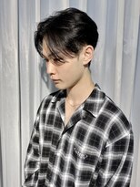 ユーフォリア 渋谷グランデ(Euphoria SHIBUYA GRANDE)&nbsp;センターパート　刈り上げスタイル　MOMO