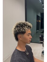 ホワイト(WHITE)&nbsp;マレットモヒカン/スキンフェード/ベリショート