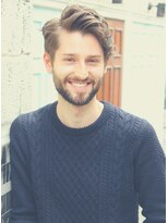 ジジバイワースホワイル(jiji by WORTH WHILE)&nbsp;リバースセンターパート刈り上げセンターパートサーフカール