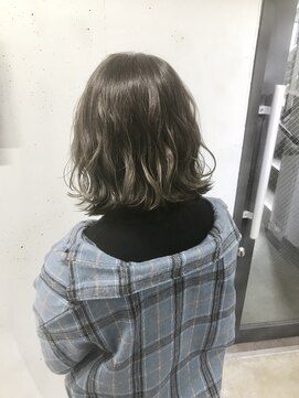 ロク 高田馬場(lok) ブルーマットグレージュ、切りっぱなしウェーブ【高田馬場】ロク