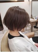 ことりベージュのハイライト大人ボブ