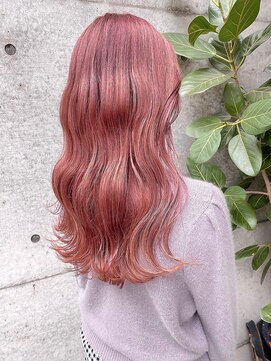 ケイト(kate) ミルキーベージュ×大人ロング