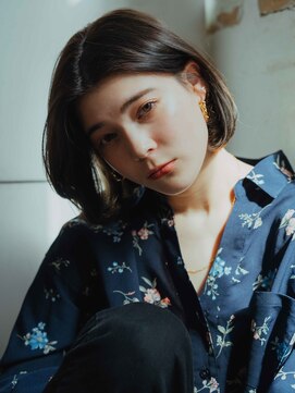 アデリタ(Adelita) 顔周りレイヤーボブ