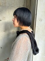 サーリー(SURLY)&nbsp;10代20代ぱつっとボブ丸みショートイルミナカラーブルーブラック