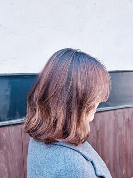 フィアート ヘアドレッシング サロン(Fiato Hairdressing Salon) ミディアムレイヤーゆるめパーマ