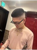 ブロース角刈りフェードカット短髪歯ブラシヘアー