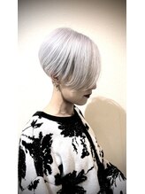 イマージュヘアー ホワイトショートボブ
