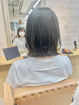 ロシェ 横浜店(loche) ミディアム外ハネレイヤーボブ×くすみベージュ[横浜駅]