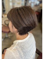 サーティエイト(38) くせ毛広がる 首美人丸みマッシュショートボブ